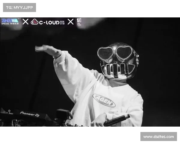 下载《天台爱情》带你体验浪漫音乐与喜剧交织的独特视听盛宴 下载《天台爱情》带你体验浪漫音乐与喜剧交织的独特视听盛宴